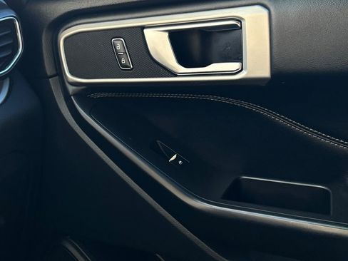 Used 2020 Ford Explorer XLT w/ Equipment Group 202A image 35