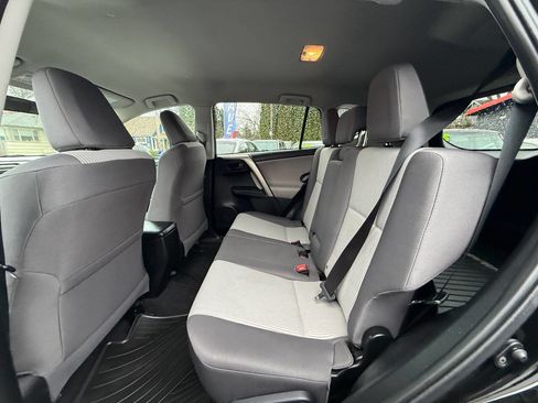 Used 2015 Toyota RAV4 LE image 16