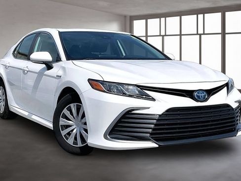 Used 2021 Toyota Camry LE w/ Audio Upgrade Package FWD image 3