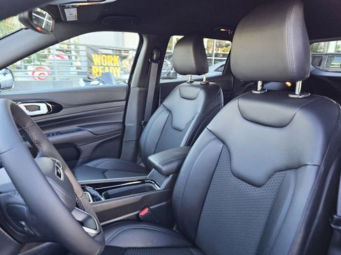 New 2026 Jeep Compass Latitude image 22