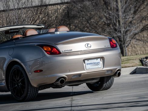 Used 2005 Lexus SC 430 Convertible image 8