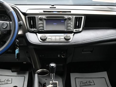 Used 2013 Toyota RAV4 XLE FWD image 19