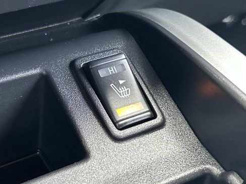 Used 2019 Nissan Titan SV w/ SV Convenience Package RWD image 33