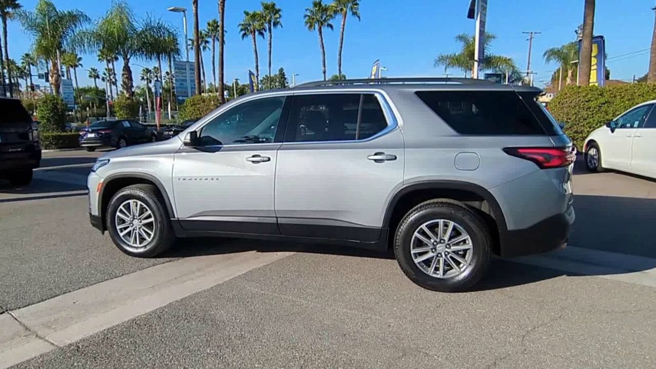 Used 2023 Chevrolet Traverse LT FWD image 5
