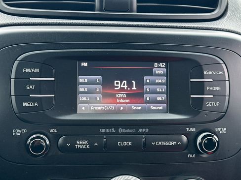 Used 2015 Kia Soul + image 17