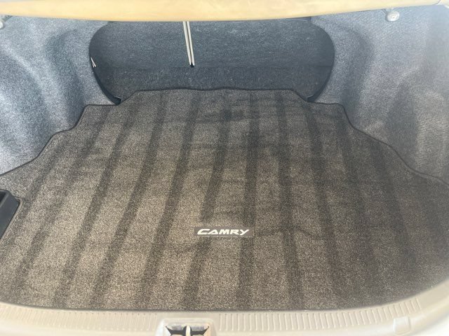 Used 2010 Toyota Camry LE FWD image 21