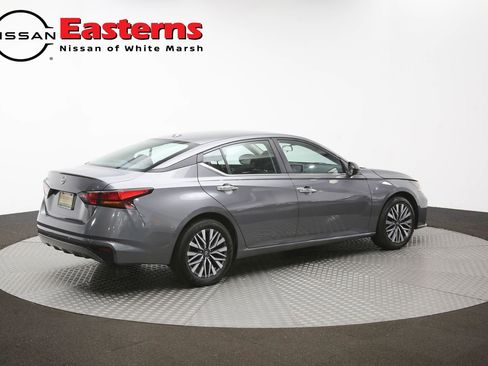 Used 2025 Nissan Altima 2.5 SV FWD image 40