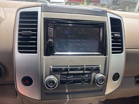 Used 2011 Nissan Frontier SV AWD/4WD image 13