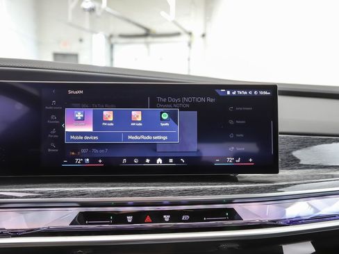 Used 2025 BMW 760i xDrive 760i xDrive w/ Executive Package image 16