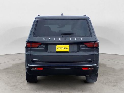 Used 2022 Jeep Wagoneer Series III w/ Premium Group I image 4