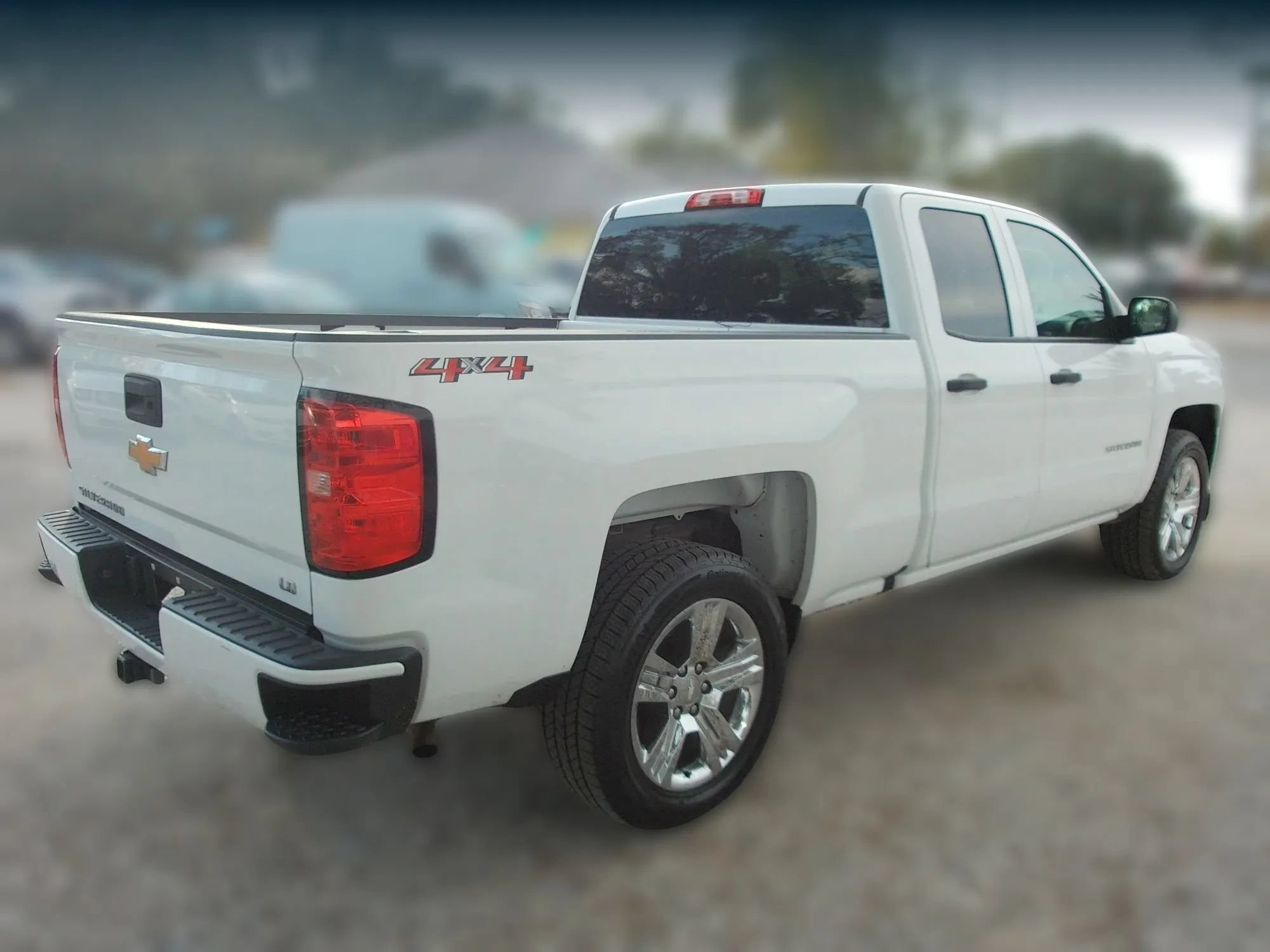 Used 2019 Chevrolet Silverado 1500 Custom w/ Custom Convenience Package AWD/4WD image 5