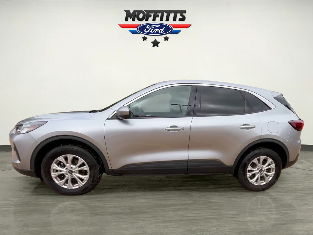 Used 2023 Ford Escape Active w/ Tech Pack #2 AWD/4WD image 2