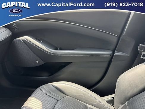 Used 2025 Ford Mustang Mach-E Premium AWD/4WD image 29