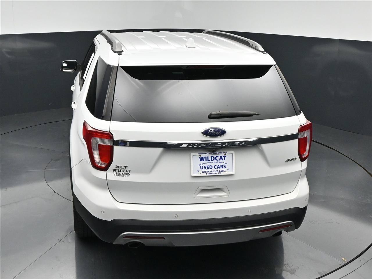 Used 2016 Ford Explorer XLT AWD/4WD image 26