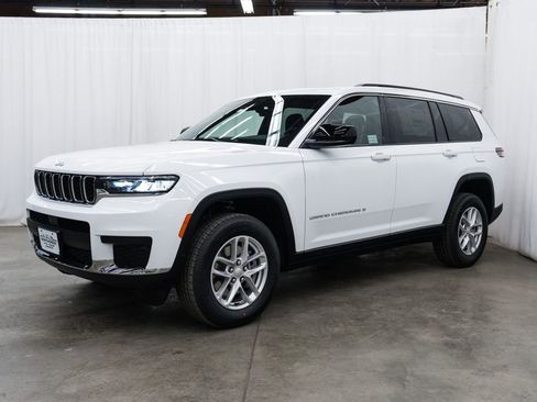New 2026 Jeep Grand Cherokee L Laredo image 3