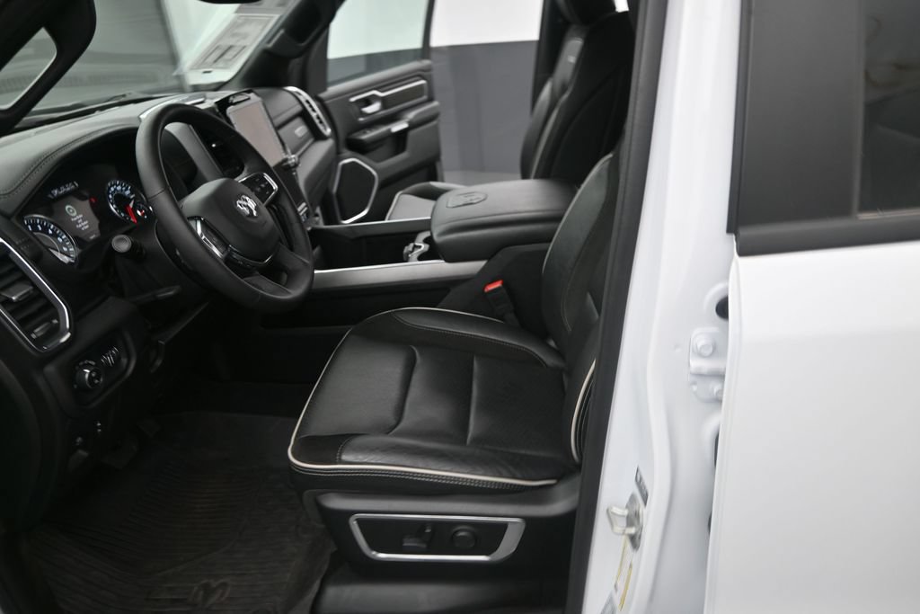 Used 2025 RAM 1500 Laramie w/ Sport Appearance Package AWD/4WD image 19