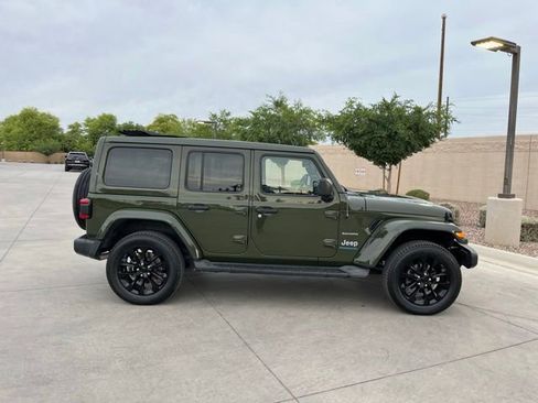 Used 2023 Jeep Wrangler Unlimited Sahara AWD/4WD image 3