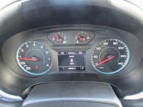 Used 2022 Chevrolet Malibu LT image 30