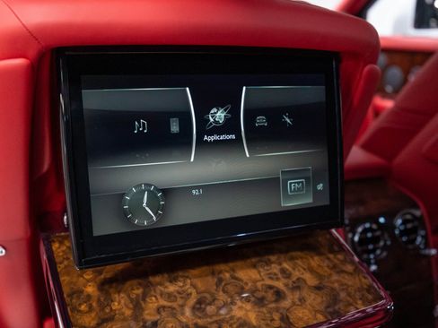 Used 2019 Rolls-Royce Phantom Sedan RWD image 31