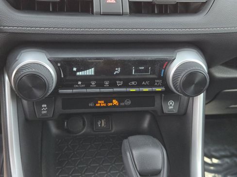Used 2025 Toyota RAV4 LE FWD image 10