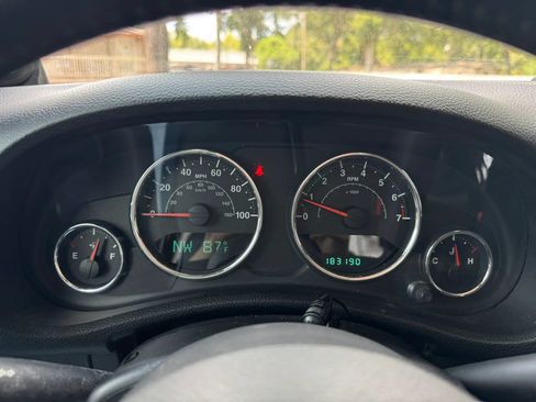 Used 2012 Jeep Wrangler Unlimited Sport AWD/4WD image 20