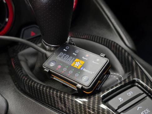 Used 2020 Chevrolet Camaro SS RWD image 30