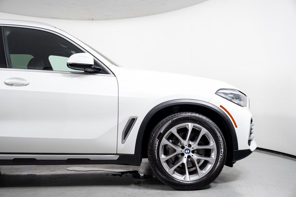 Used 2020 BMW X5 xDrive40i w/ Convenience Package AWD/4WD image 4