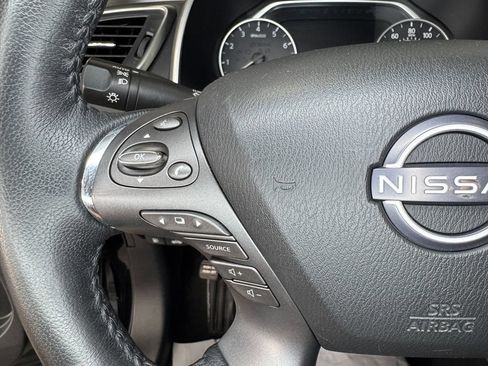 Used 2024 Nissan Murano SV AWD/4WD image 17
