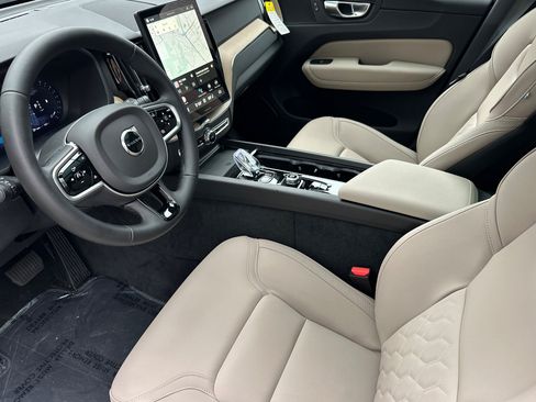 New 2026 Volvo XC60 B5 Plus w/ Climate Package AWD/4WD image 7