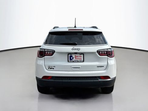 Used 2022 Jeep Compass Latitude AWD/4WD image 6