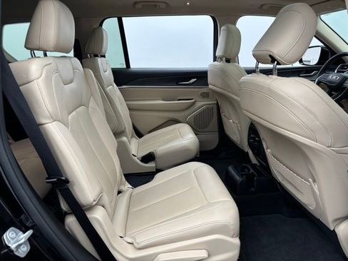 Used 2022 Jeep Grand Cherokee L Limited image 39