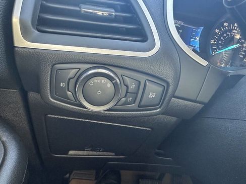 Used 2021 Ford Edge SEL image 19