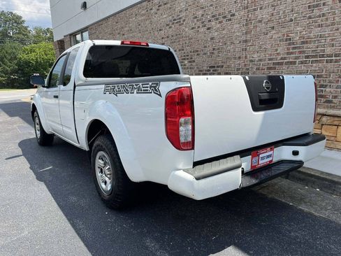 Used 2018 Nissan Frontier S RWD image 3