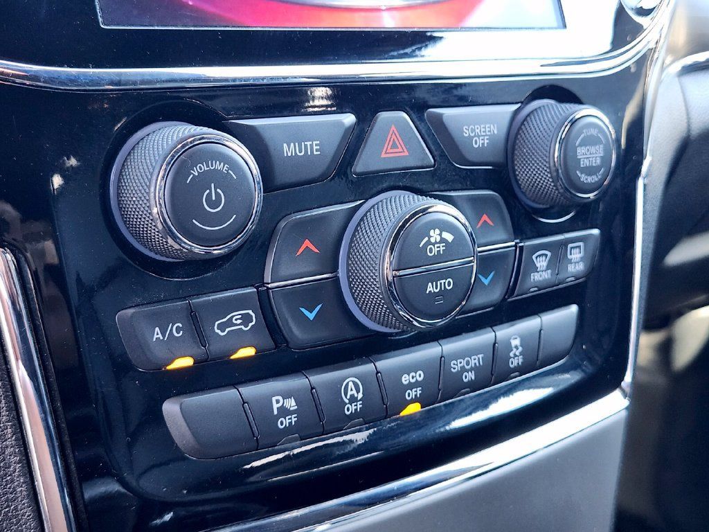 Used 2019 Jeep Grand Cherokee Limited AWD/4WD image 23
