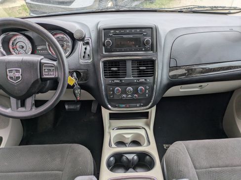 Used 2012 Dodge Grand Caravan SXT FWD image 12