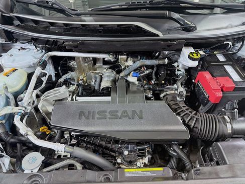 Used 2024 Nissan Rogue S FWD image 29