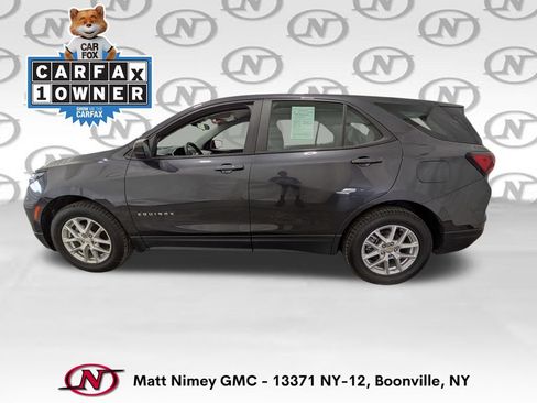 Used 2022 Chevrolet Equinox LS AWD/4WD image 2