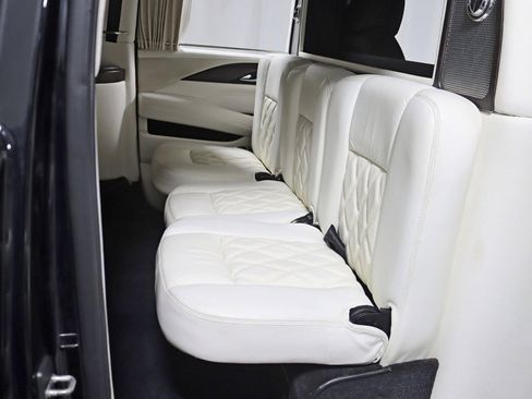 Used 2017 Cadillac Escalade ESV Luxury image 29