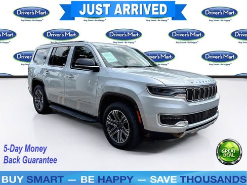 Used 2024 Jeep Wagoneer Series II w/ Flexible Seating Group RWD image 1
