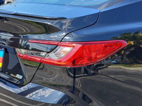 Used 2025 Toyota Camry SE FWD image 36