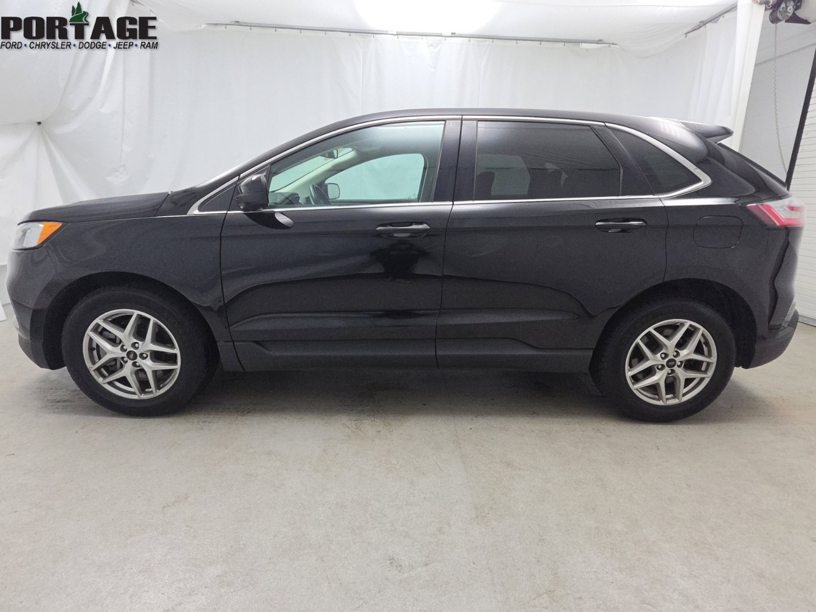 Used 2024 Ford Edge SEL AWD/4WD image 4