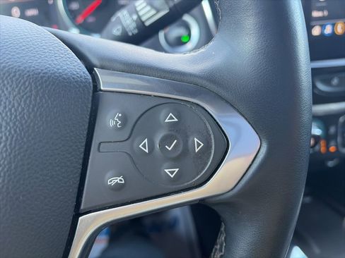 Used 2023 Chevrolet Traverse LT image 17