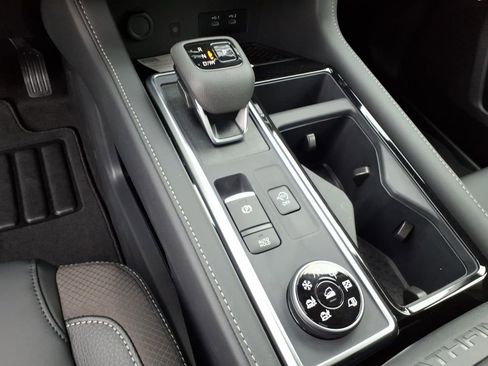 New 2026 Nissan Pathfinder SL AWD/4WD image 14