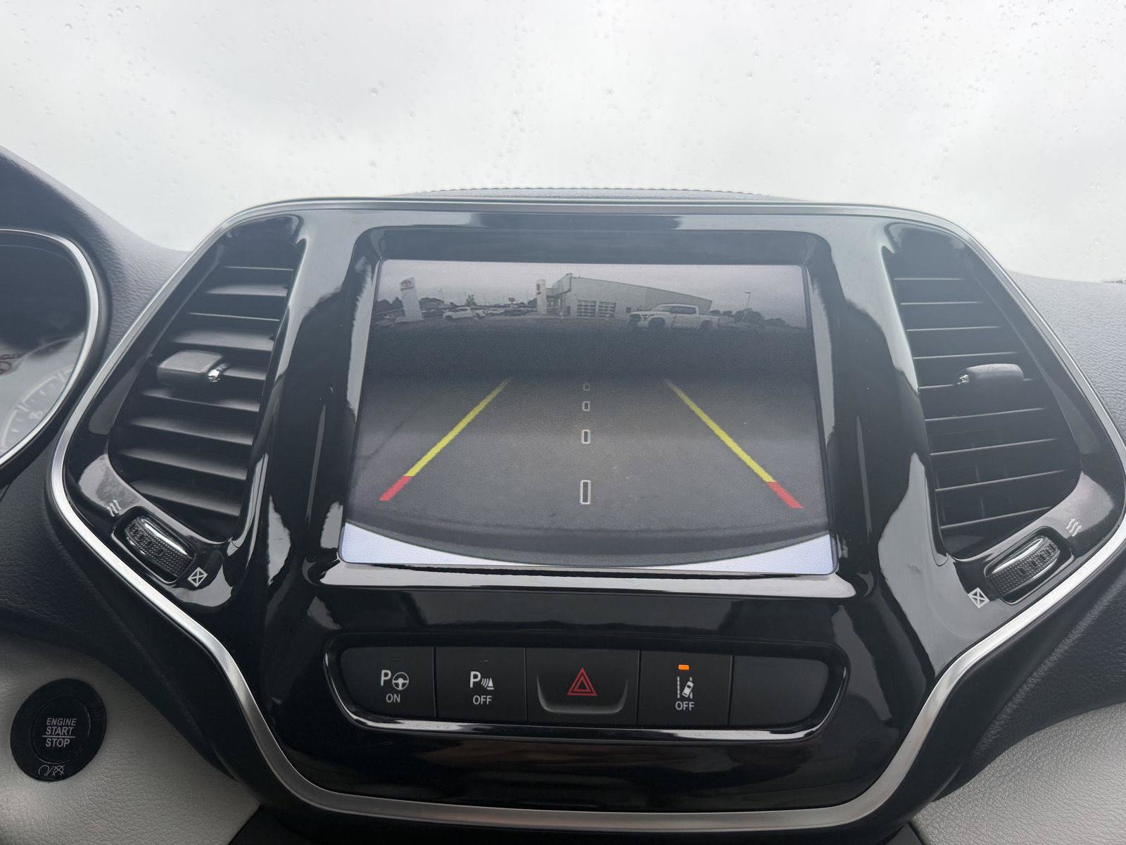 Used 2021 Jeep Cherokee Limited AWD/4WD image 31
