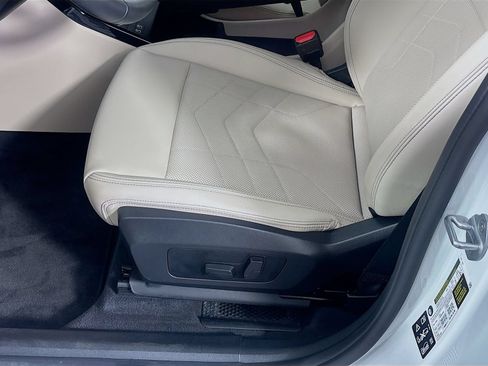 Used 2025 BMW X1 xDrive28i AWD/4WD image 18