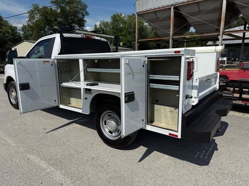 Used 2019 Ford F250 XL w/ Power Equipment Group RWD image 4