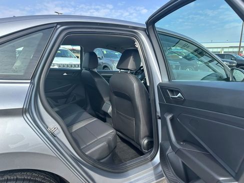 Used 2024 Volkswagen Jetta SE image 12