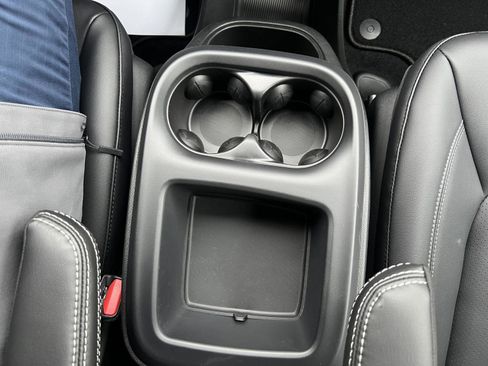 New 2026 Chrysler Pacifica Select w/ S Appearance Package image 24