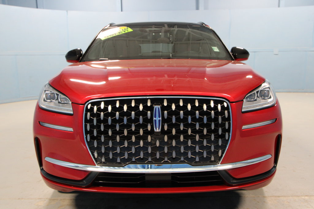 Used 2025 Lincoln Corsair Grand Touring w/ Towing Package AWD/4WD image 31