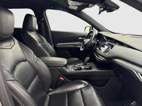 Used 2023 Cadillac XT4 Premium Luxury FWD image 41